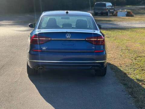 2017 Volkswagen Passat 1.8T R-Line