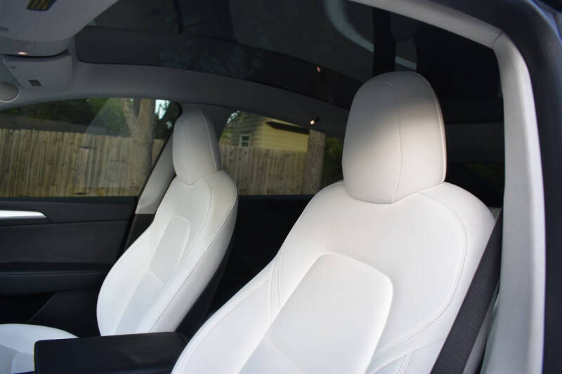 2023 Tesla Model Y Long Range - Photo 11