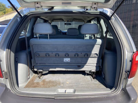 2004 Dodge Caravan SE