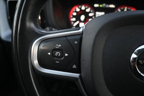 2020 Volvo XC60 T5 Momentum