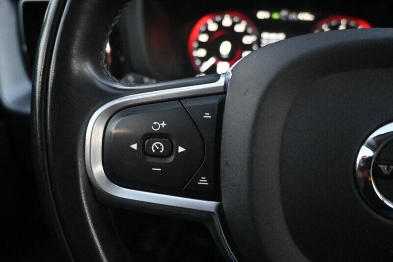 2020 Volvo XC60 T5 Momentum