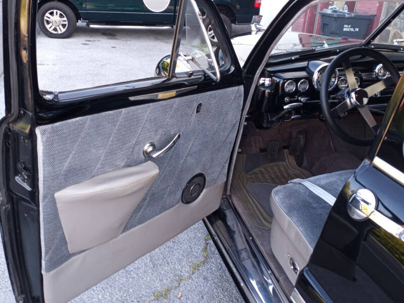 1949 Mercury Model 8