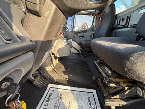 2015 Freightliner M2 106