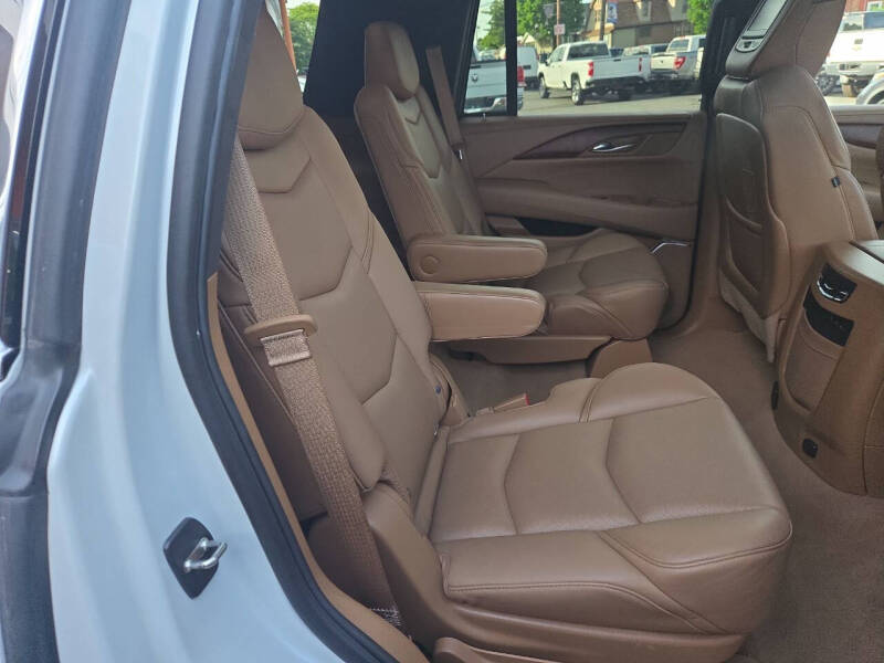 2017 Cadillac Escalade Platinum
