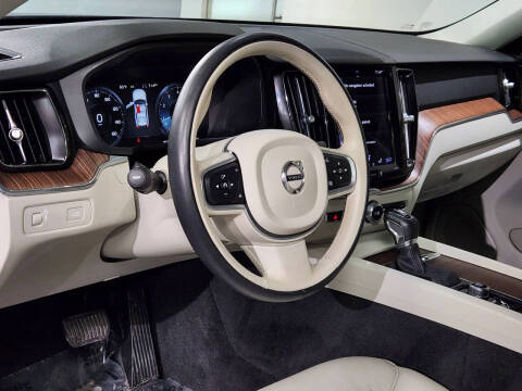 2021 Volvo XC60 T5 Momentum