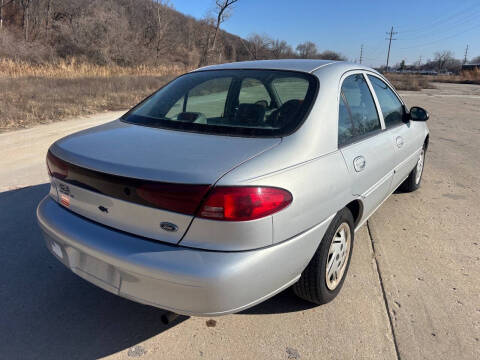2001 Ford Escort