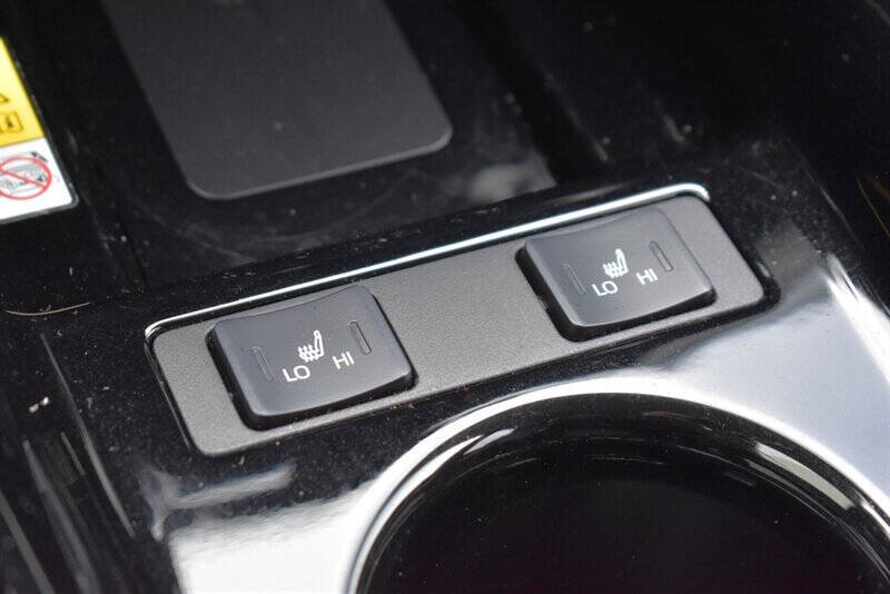 2019 Toyota Prius XLE AWD-e