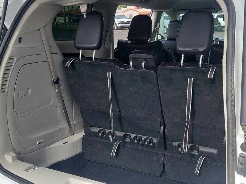 2024 Chrysler Pacifica Plug-In Hybrid Select