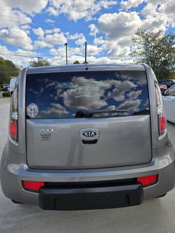 2011 Kia Soul +