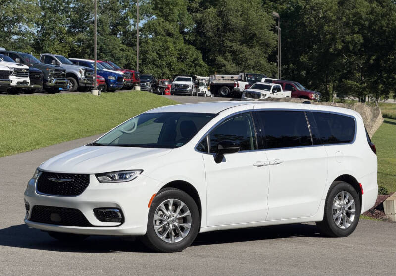 2024 Chrysler Pacifica Touring L