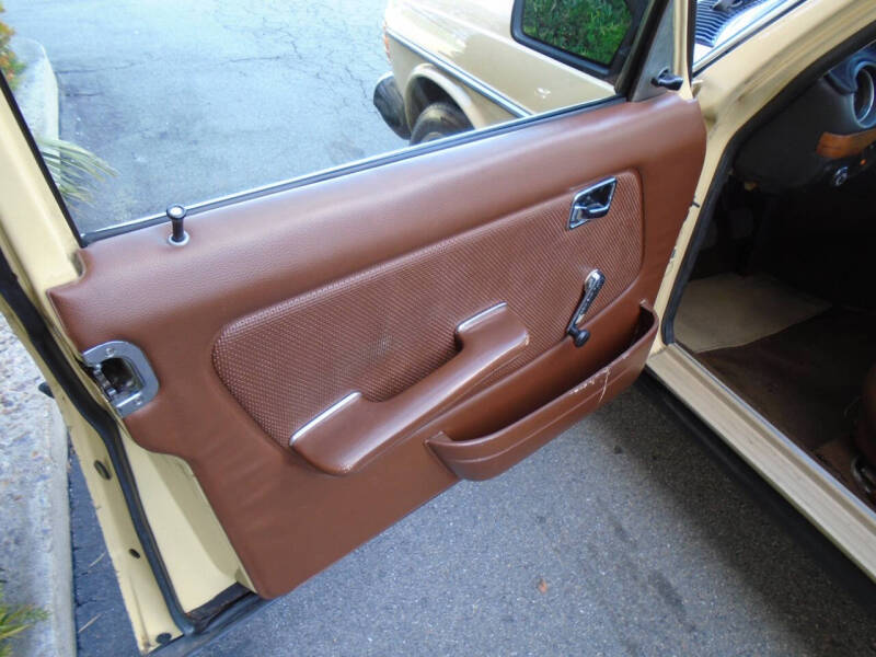 1979 Mercedes-Benz 240-Class