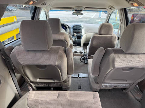 2010 Toyota Sienna LE 7-Passenger