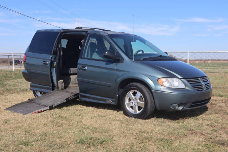 2005 dodge grand shops caravan handicap van