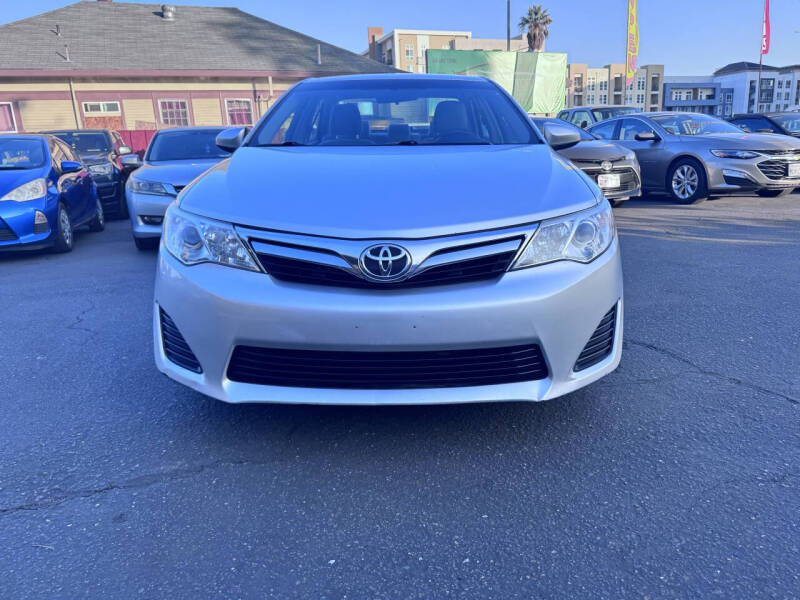 Image of 2012 Toyota Camry LE