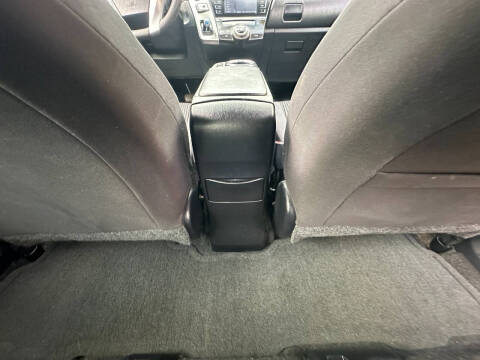 2015 Toyota Prius v Three