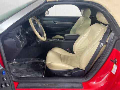 2005 Ford Thunderbird Deluxe