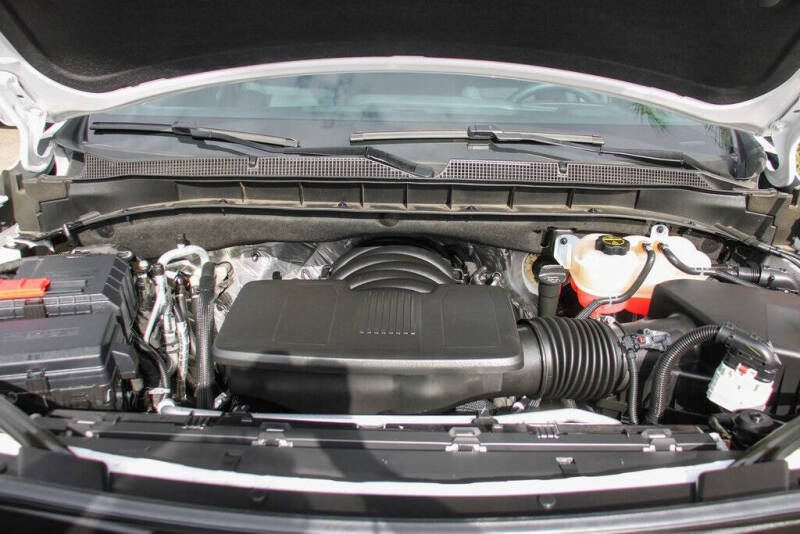 2025 Chevrolet Suburban LS