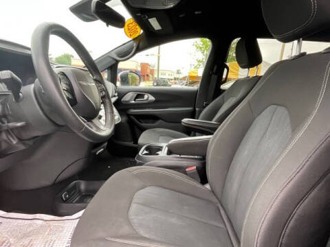 2023 Chrysler Pacifica Touring