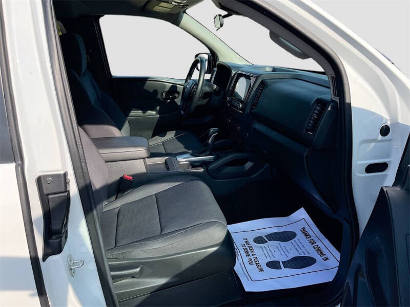 2024 Nissan Frontier S