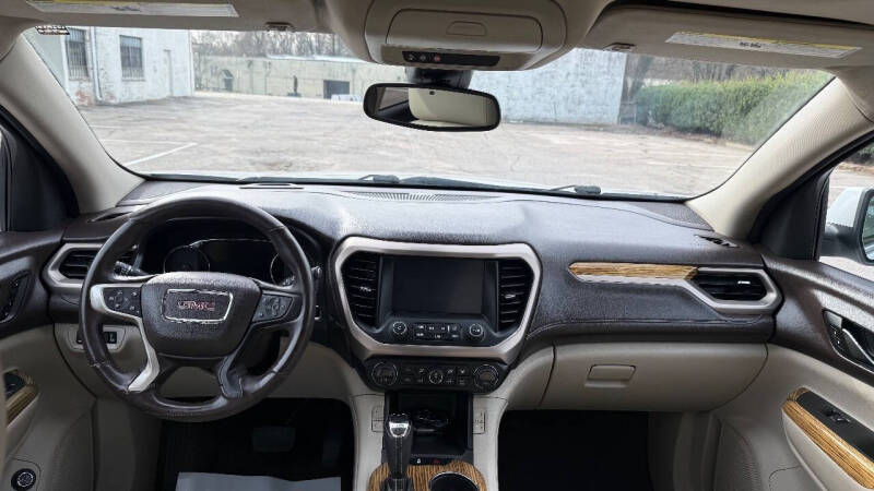 2017 GMC Acadia Denali