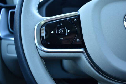2024 Volvo XC60 Recharge T8 Core Dark Theme