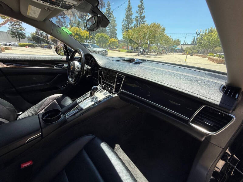 2016 Porsche Panamera Edition