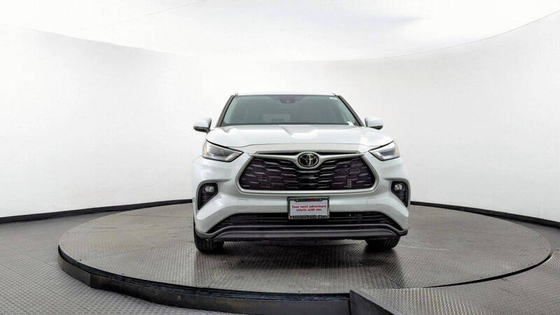 2022 Toyota Highlander LE