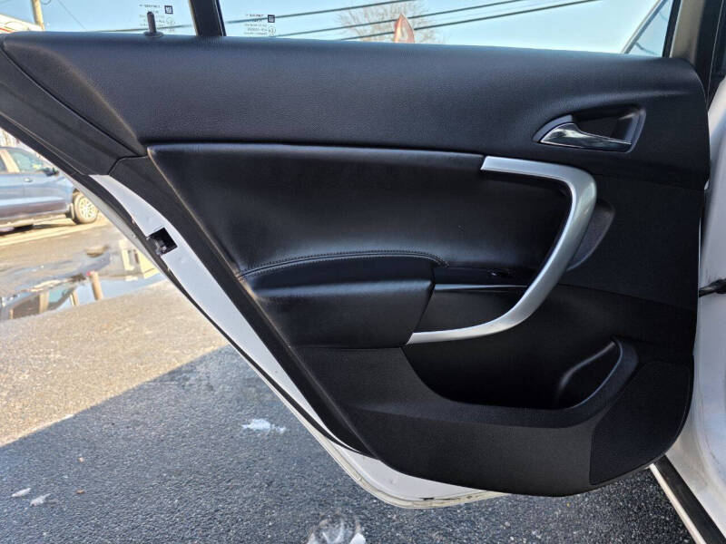 2013 Buick Regal Premium 2