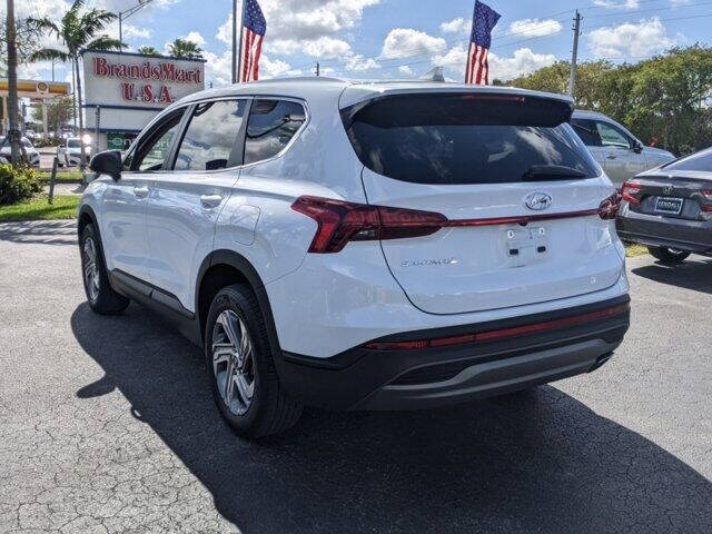 2022 Hyundai Santa Fe SE