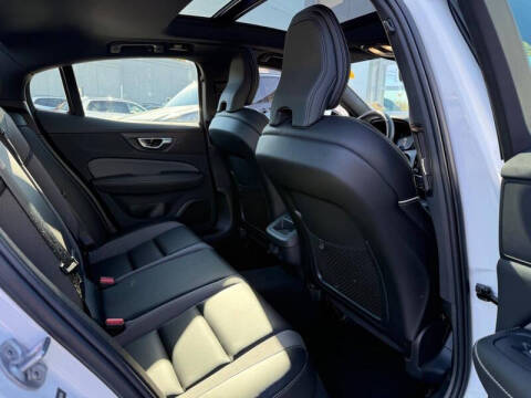 2024 Volvo S60 B5 Plus Black Edition