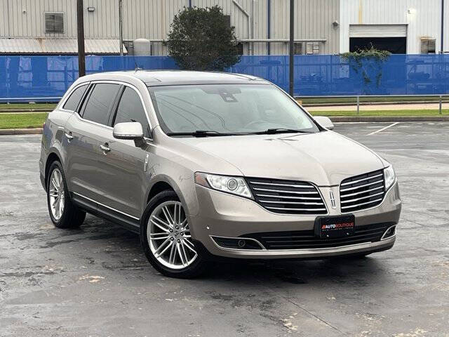 2019 Lincoln MKT Reserve