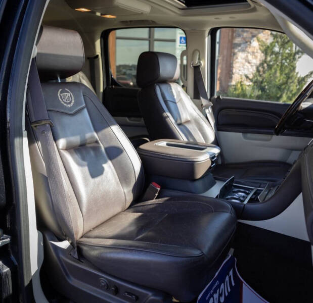 2011 Cadillac Escalade ESV Platinum Edition