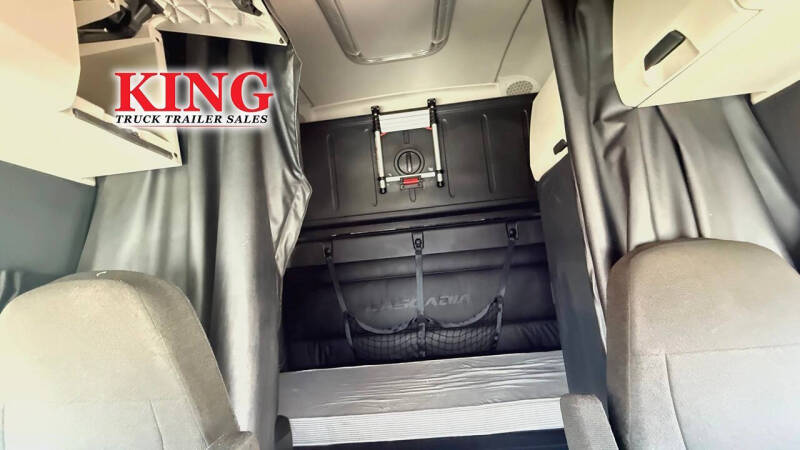 2024 Freightliner Cascadia