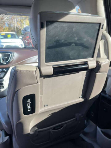 2017 Chrysler Pacifica Touring-L Plus