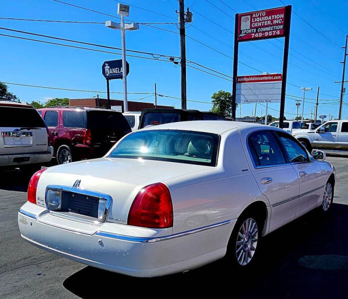2003 Lincoln Town Car Signature
