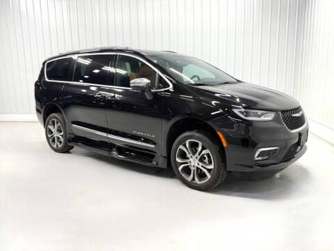 2025 Chrysler Pacifica Pinnacle