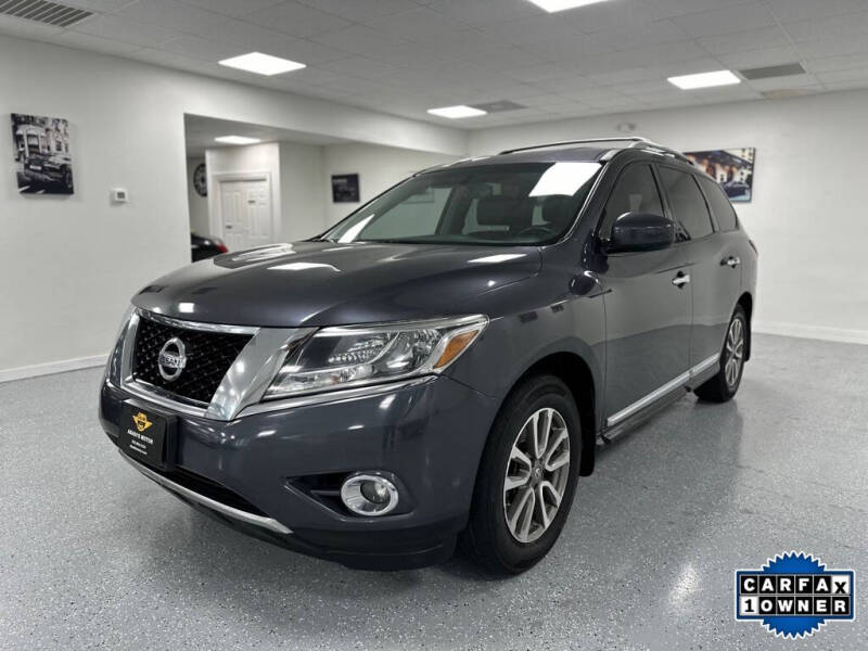 2014 Nissan Pathfinder SL photo 2