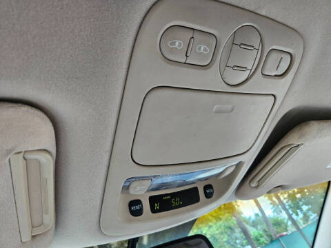 2007 Hyundai Entourage GLS