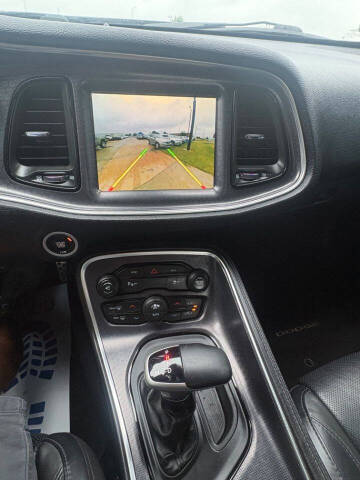 2016 Dodge Challenger SXT Plus