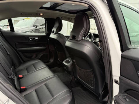 2021 Volvo S60 T6 Momentum