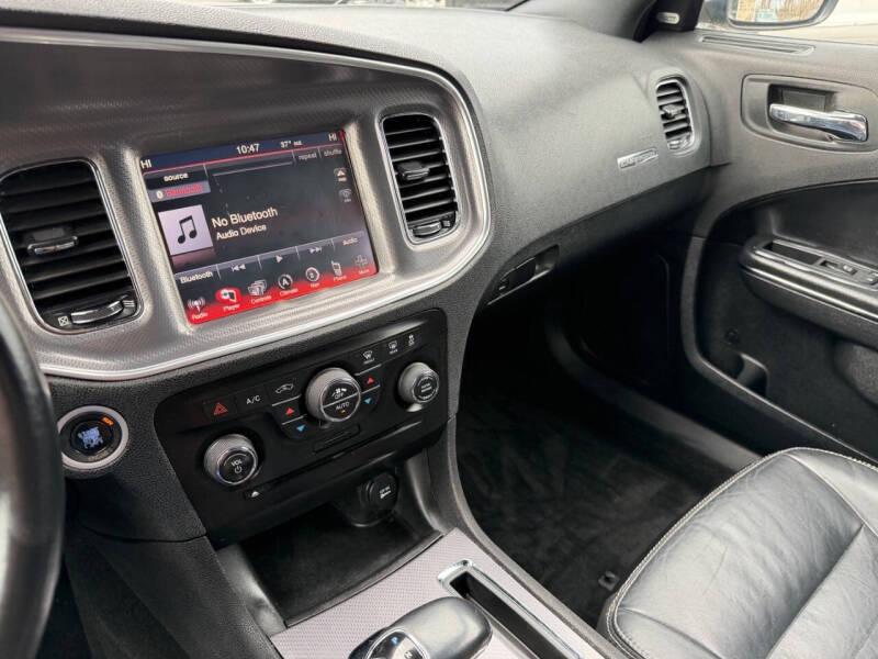 2013 Dodge Charger SXT