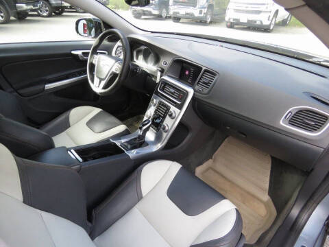 2018 Volvo V60 Cross Country T5 Premier