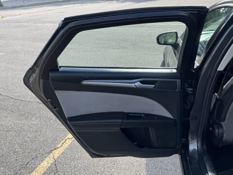 2015 Ford Fusion Hybrid S