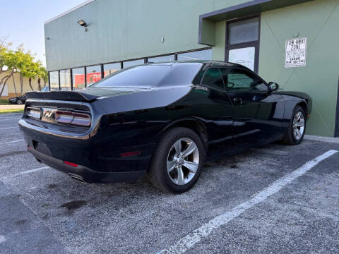2021 Dodge Challenger SXT
