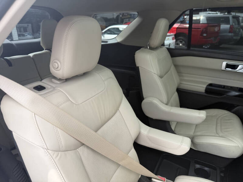 2020 Ford Explorer Platinum