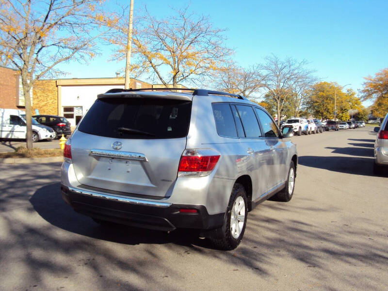 2013 Toyota Highlander Base photo 31