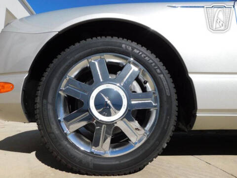 2005 Ford Thunderbird Deluxe