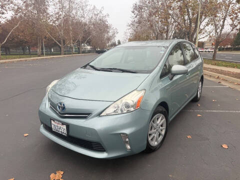 2013 Toyota Prius v Two