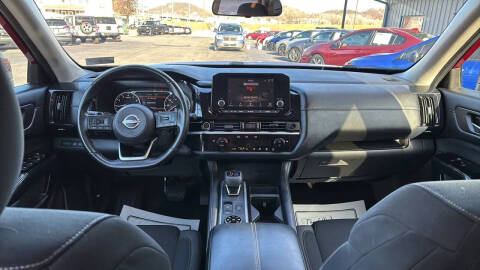 2022 Nissan Pathfinder SV