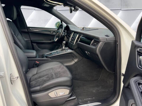 2018 Porsche Macan S